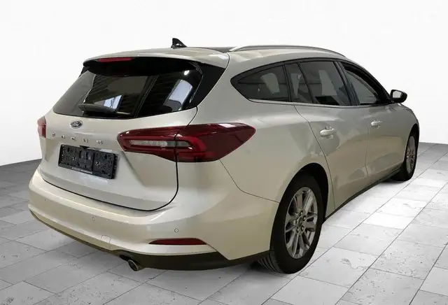 Ford Focus view 4