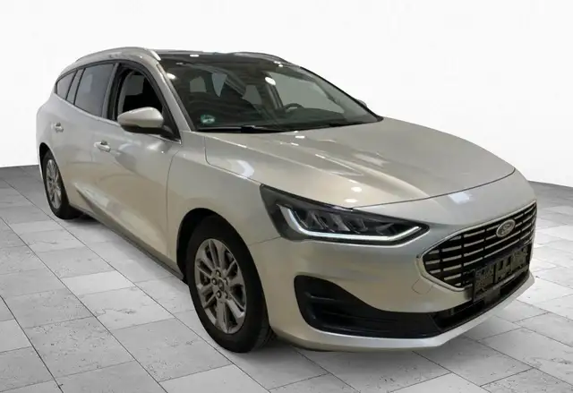 Ford Focus view 2