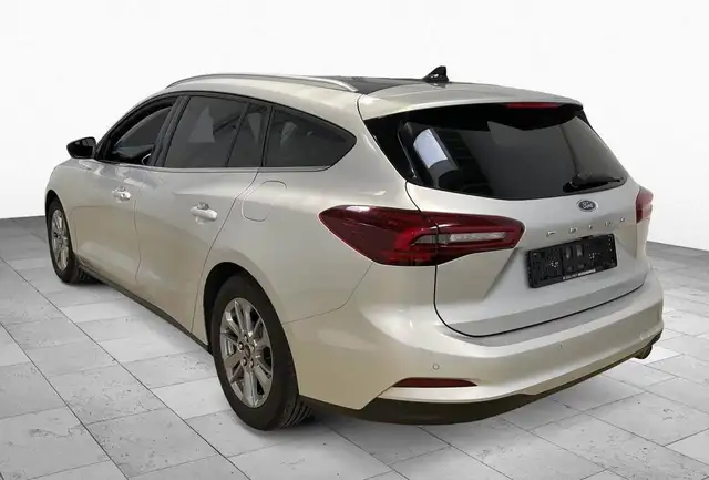 Ford Focus view 5