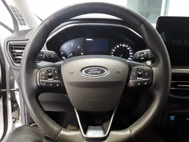 Ford Focus view 10