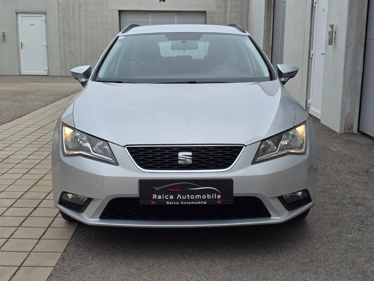 SEAT Leon *Pickerl NEU *Tempomat *Parksensoren *Bluetooth * Silber - 2