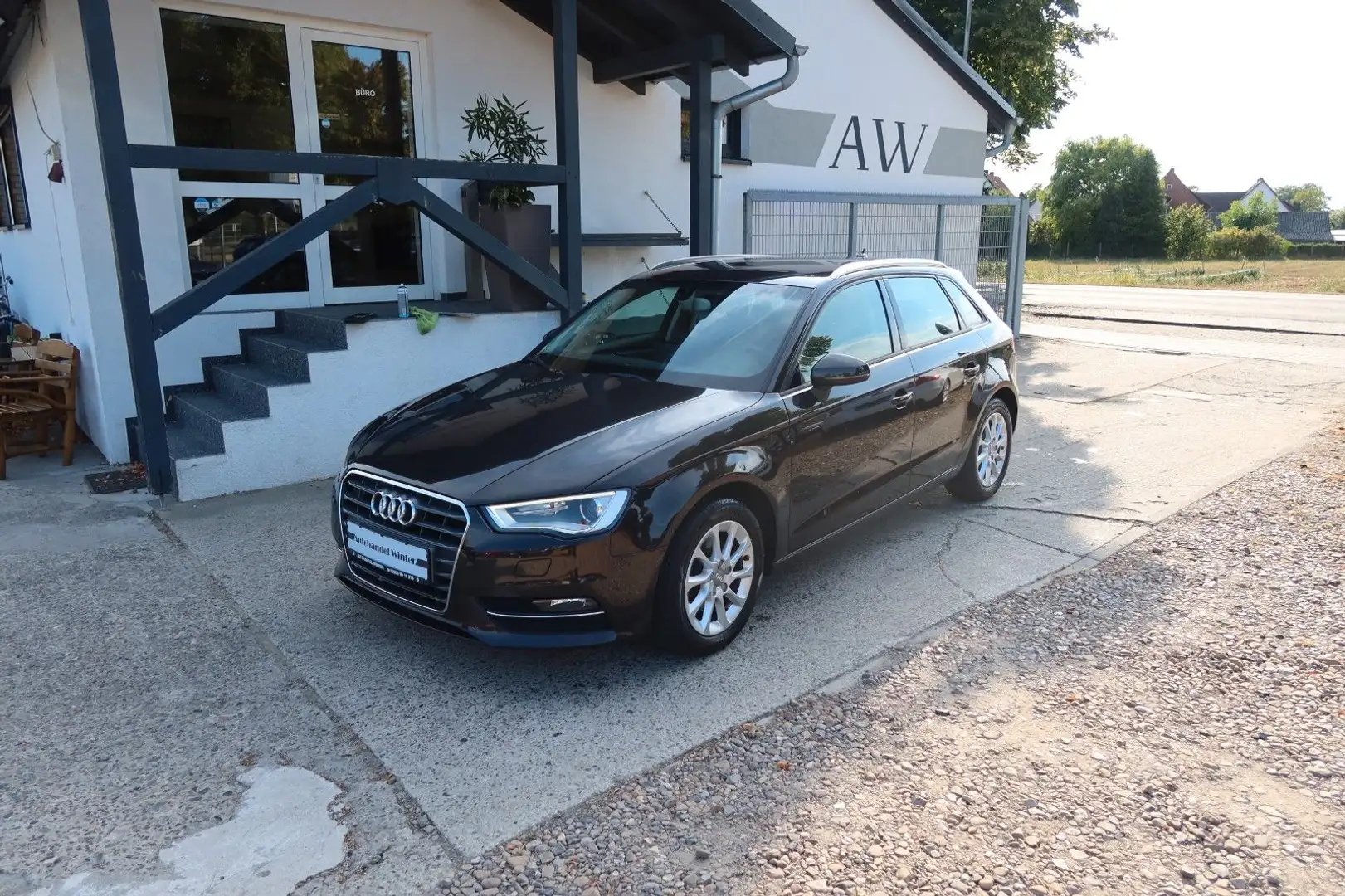 Audi A3 Sportback attraction|1 Vorhalter|S.Heft|NAV| Braun - 1