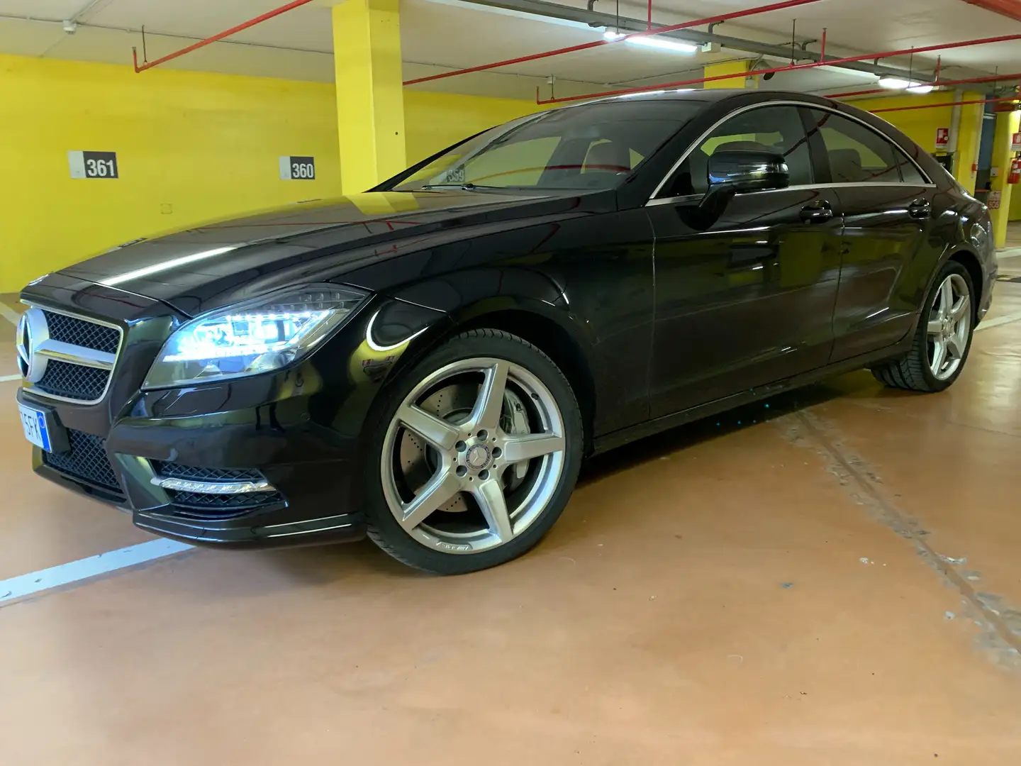 Mercedes-Benz CLS 500 CLS 500 V8 388cv 4matic AMG Style DESIGNO Schwarz - 1