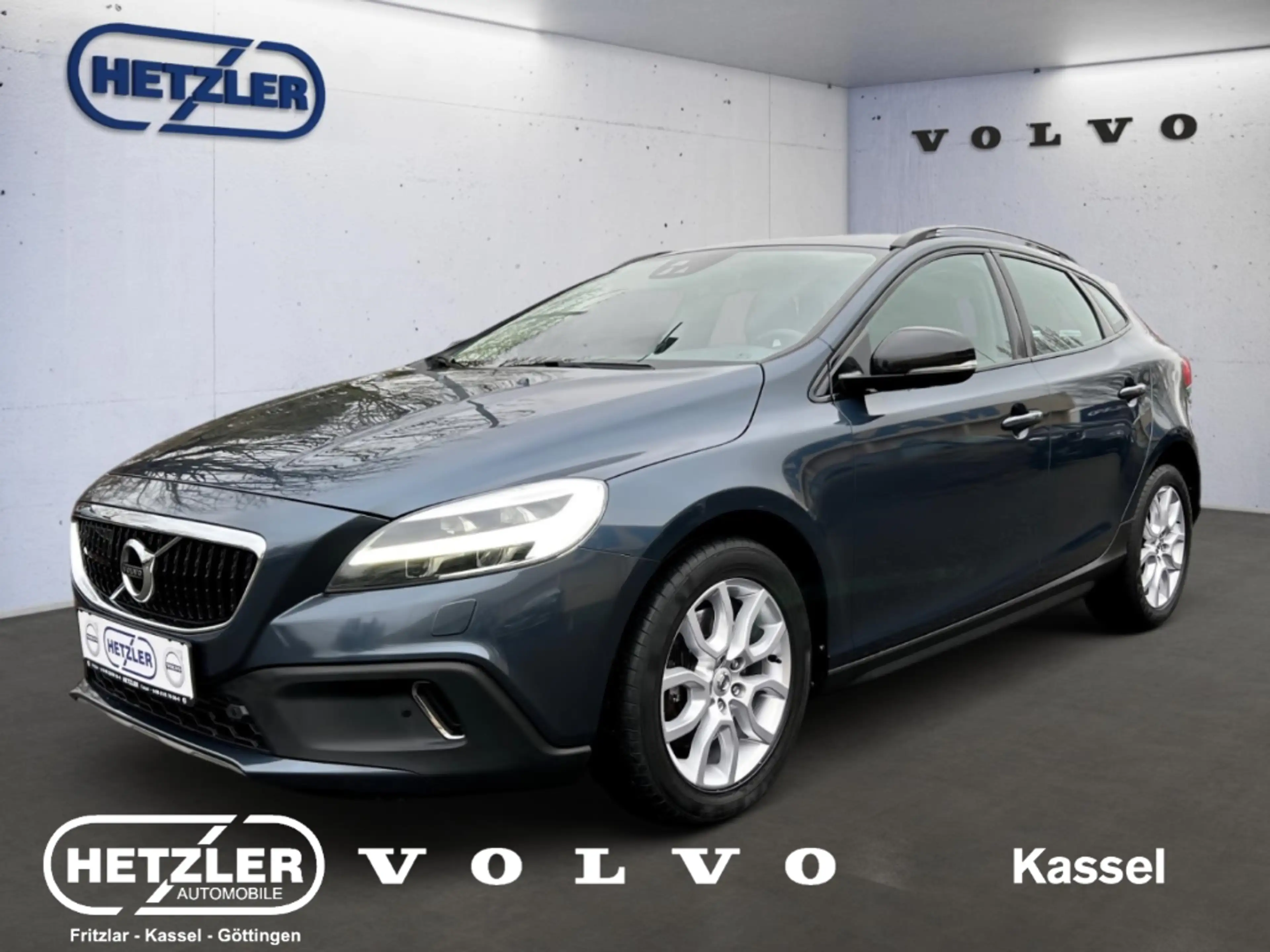 Volvo V40 Cross Country HUD Panorama Navi Digitales Cockpit Soundsystem LE