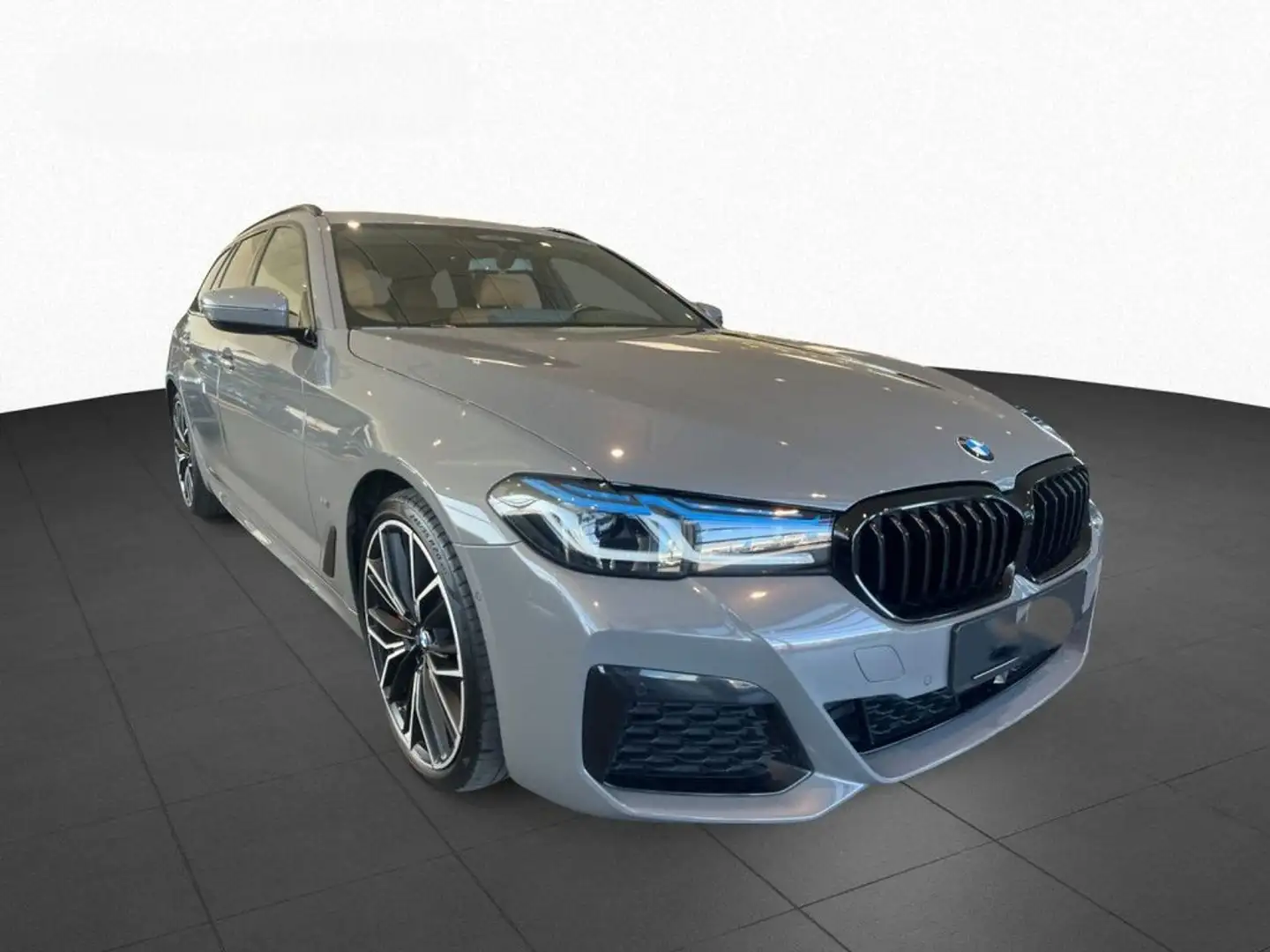 BMW 540 Touring 540d TwinPower Turbo xDrive 340 ch BVA8 M  Gris - 1