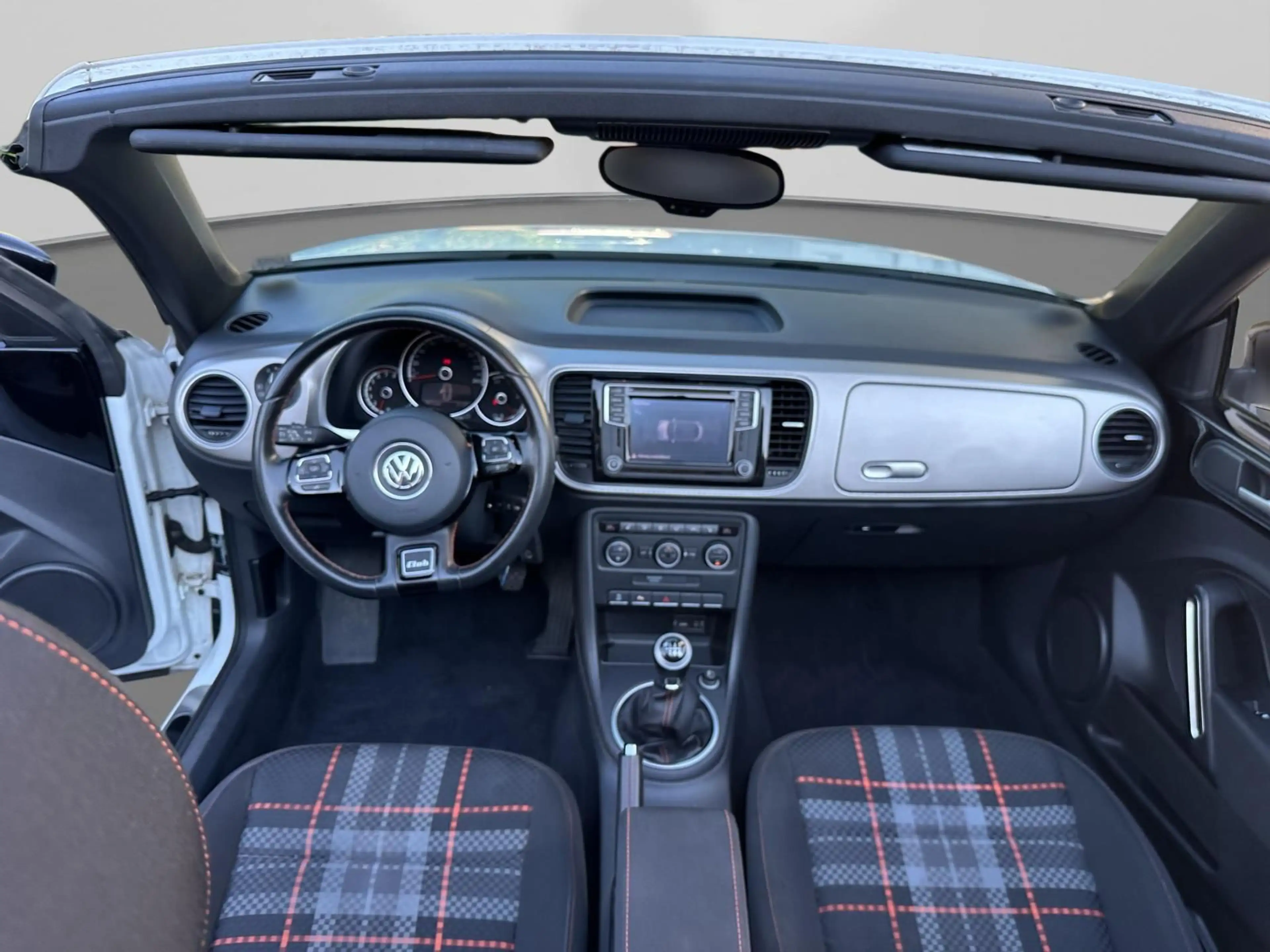 Volkswagen Beetle 1.2 TSI Club Xenon Navi Sitzheizung — photo 16