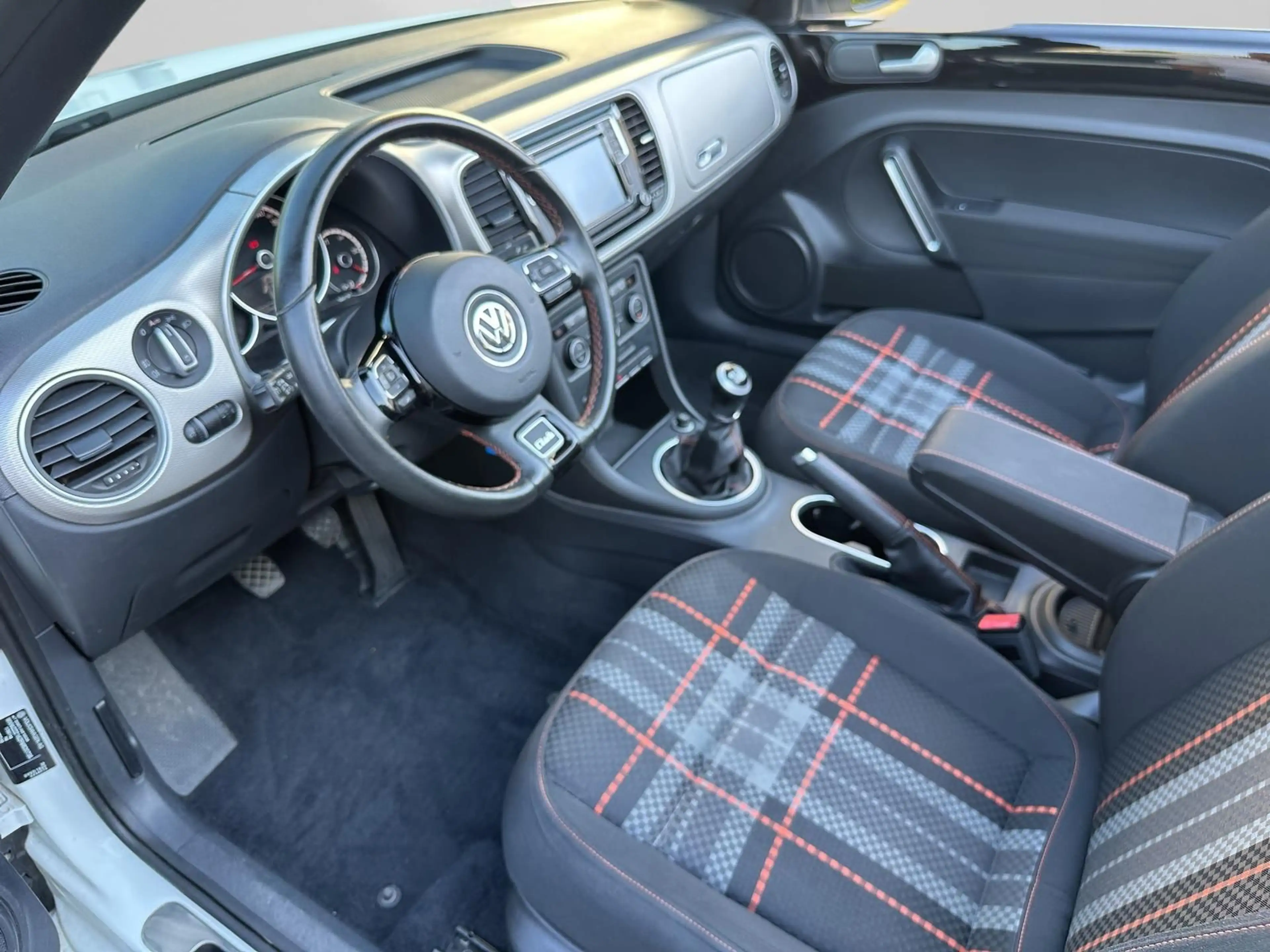 Volkswagen Beetle 1.2 TSI Club Xenon Navi Sitzheizung — photo 17