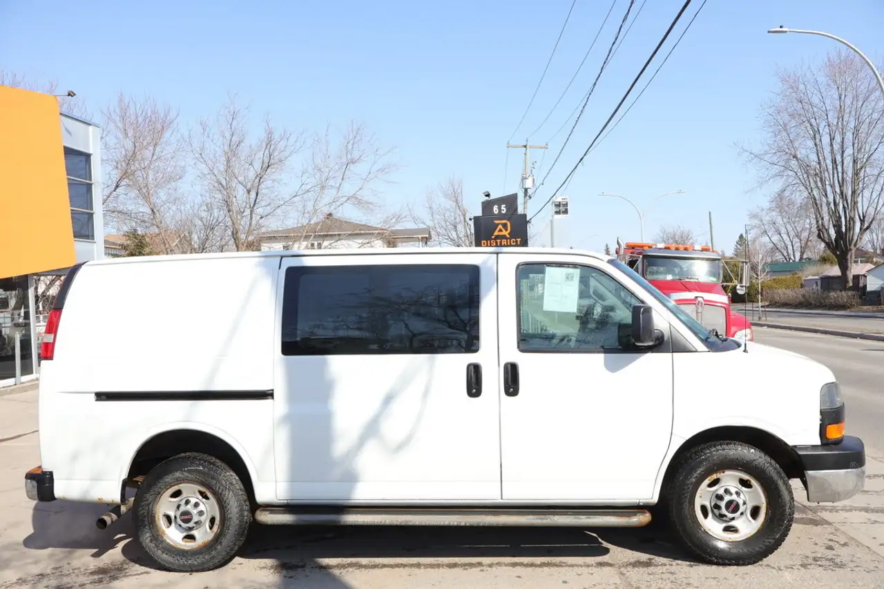 GMC Savana снимка GMC Savana