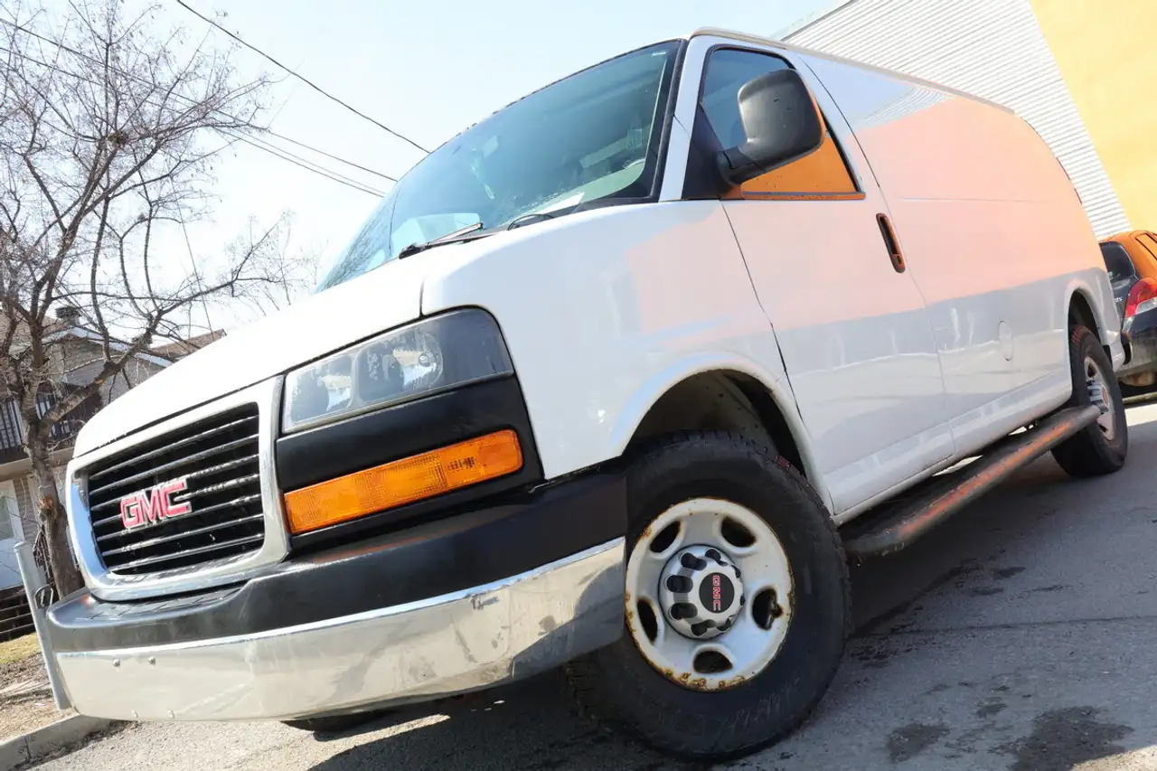 GMC Savana снимка GMC Savana