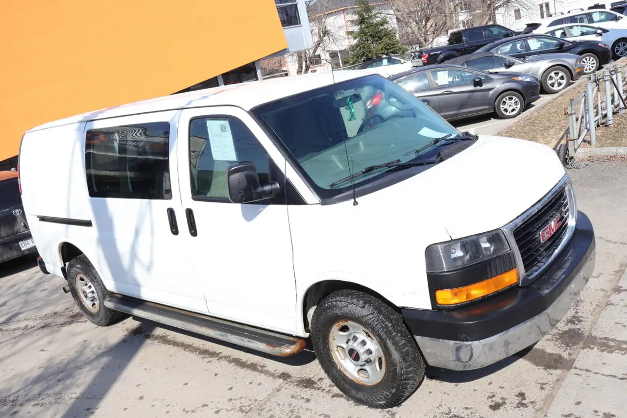 GMC Savana снимка GMC Savana