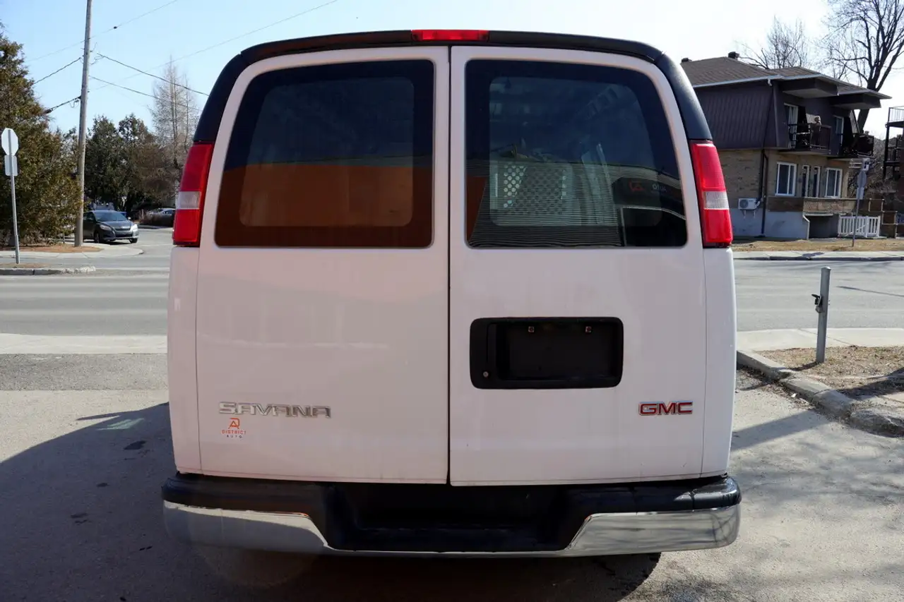 GMC Savana снимка GMC Savana