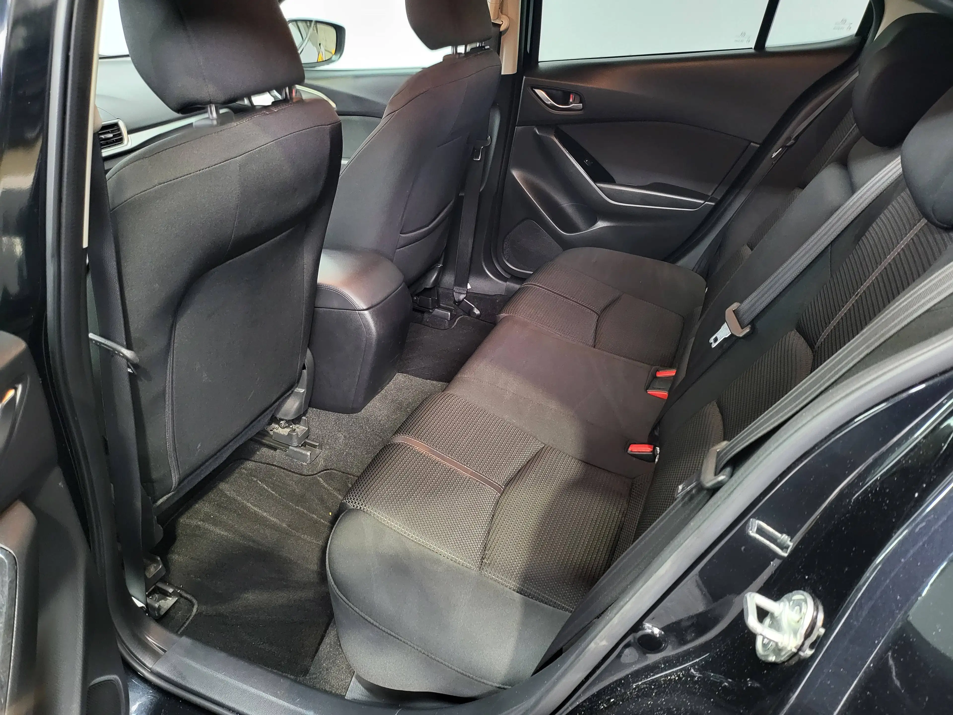 Mazda 3 1.5i | 2018 | 98.968 km | Camera | Airco | Zetelverwarming | Radio | Bluetooth | Navi | Trekhaak | TopDeal — photo 21
