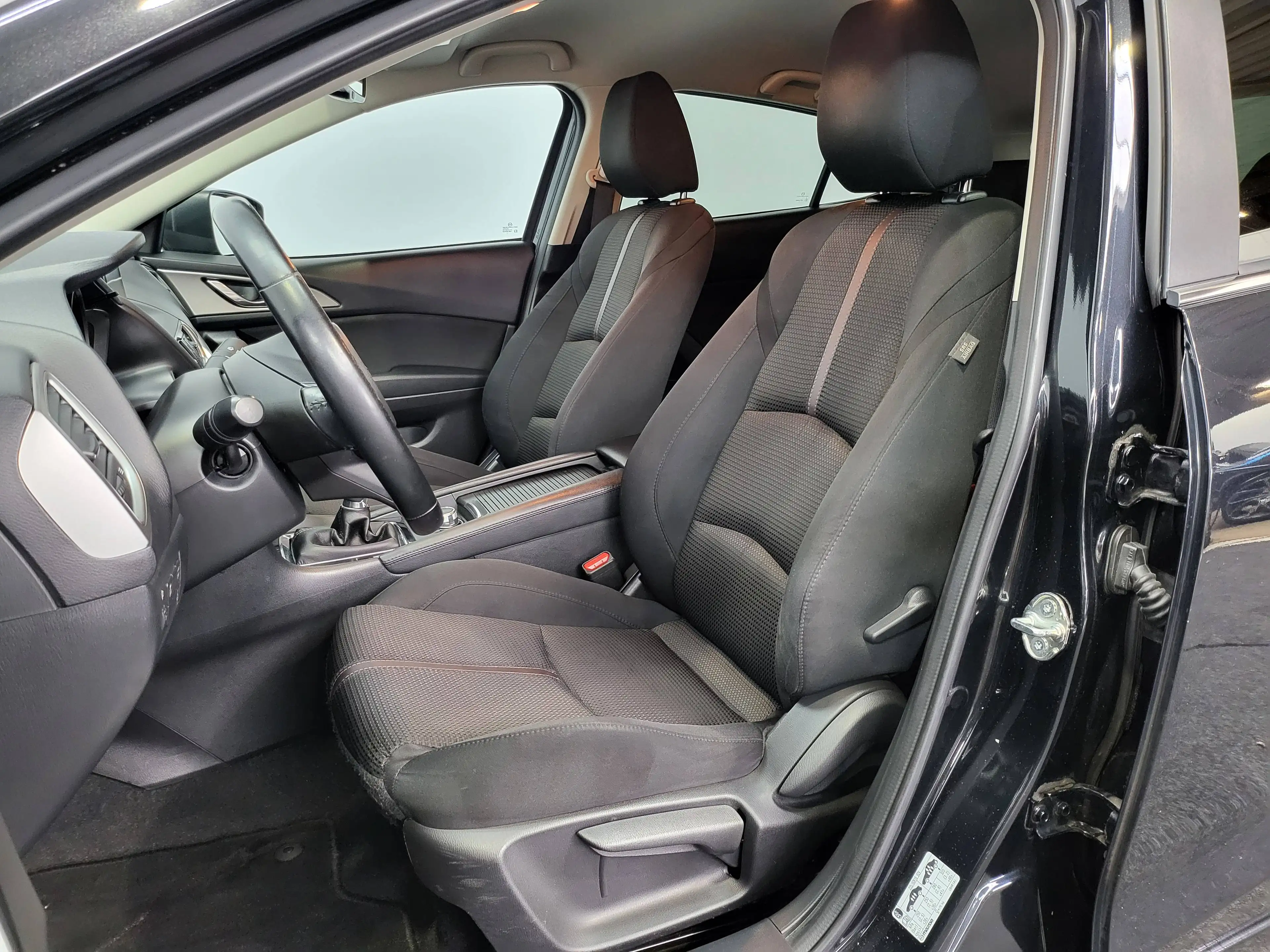 Mazda 3 1.5i | 2018 | 98.968 km | Camera | Airco | Zetelverwarming | Radio | Bluetooth | Navi | Trekhaak | TopDeal — photo 20
