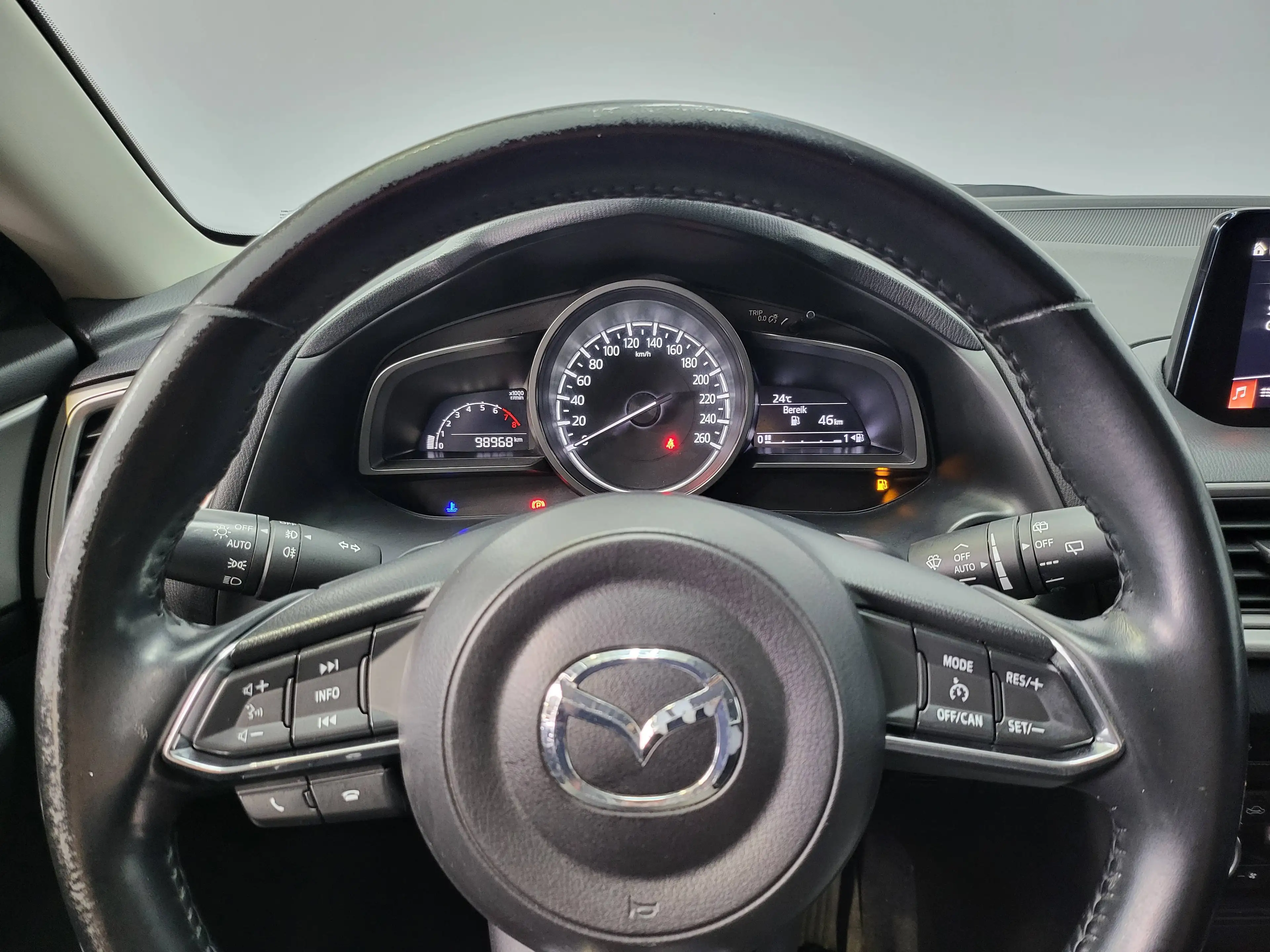 Mazda 3 1.5i | 2018 | 98.968 km | Camera | Airco | Zetelverwarming | Radio | Bluetooth | Navi | Trekhaak | TopDeal — photo 22