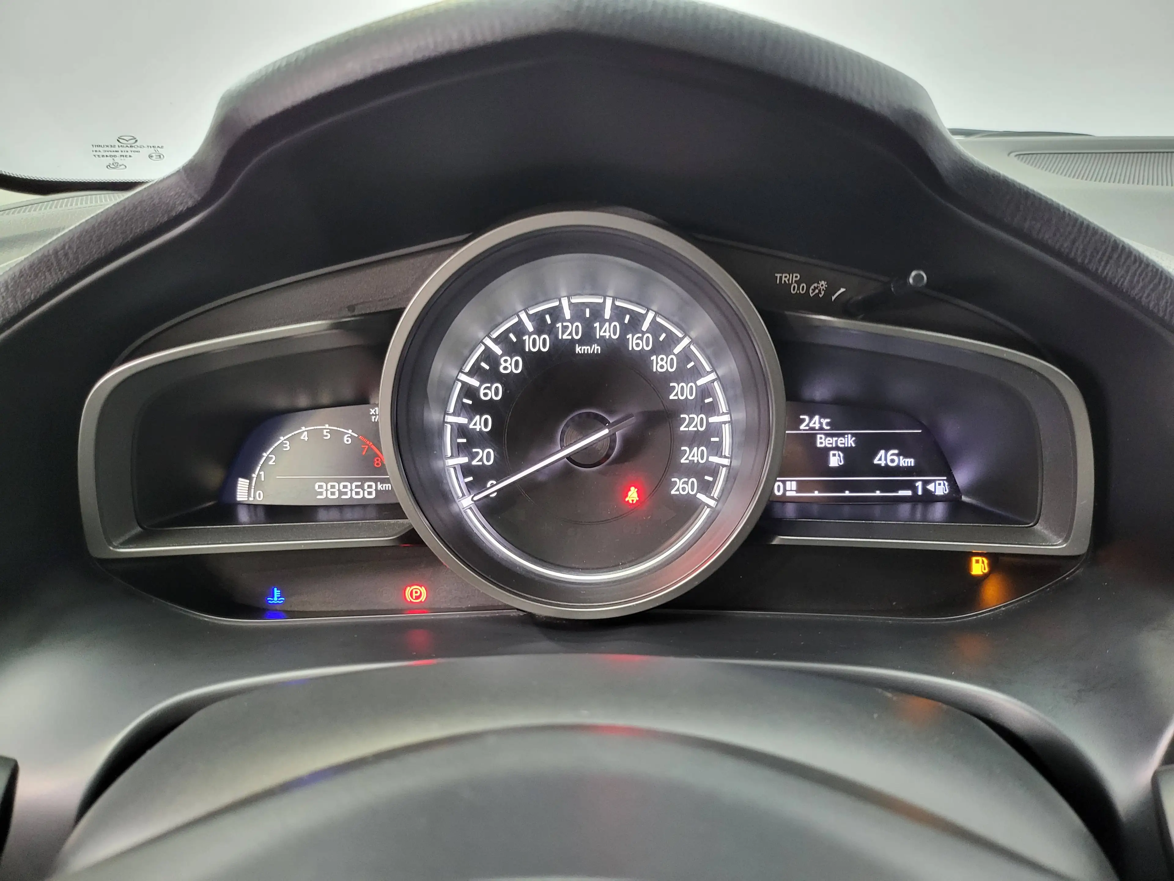 Mazda 3 1.5i | 2018 | 98.968 km | Camera | Airco | Zetelverwarming | Radio | Bluetooth | Navi | Trekhaak | TopDeal