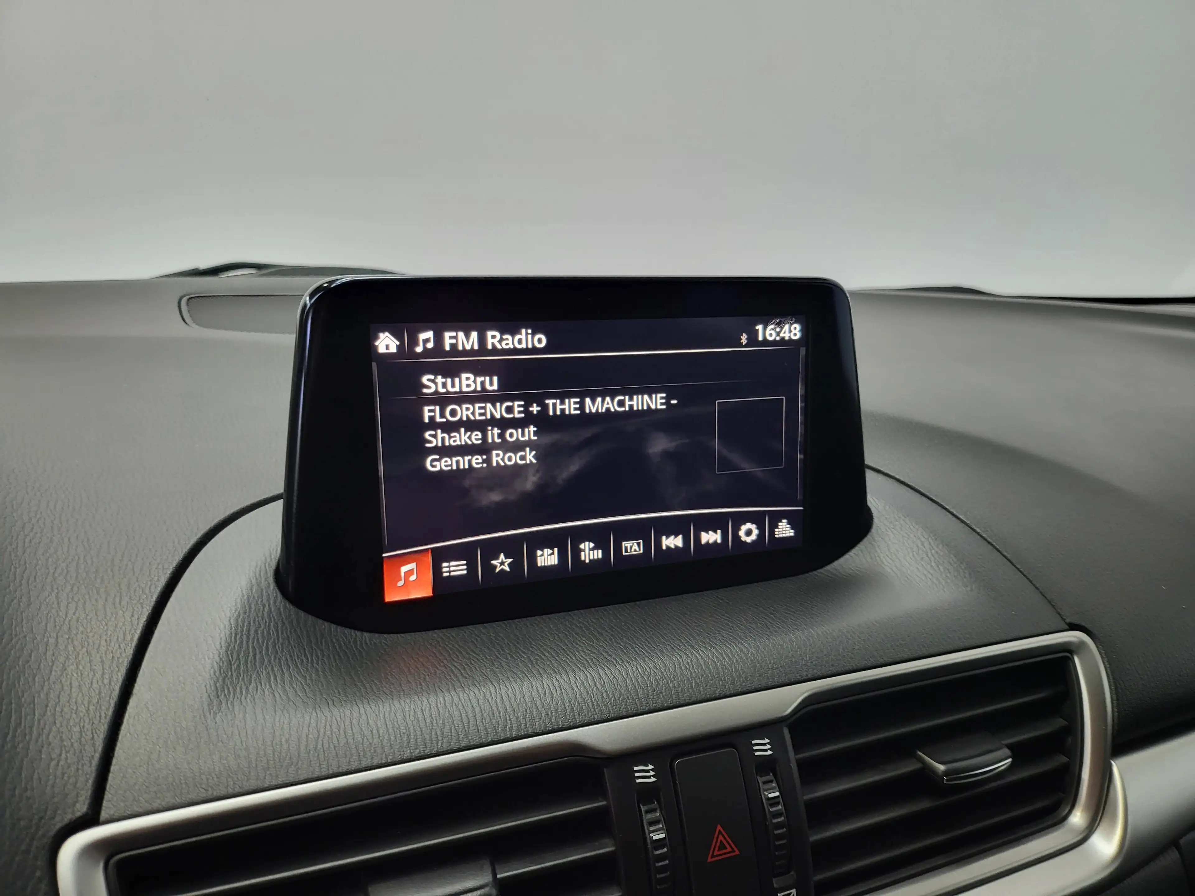 Mazda 3 1.5i | 2018 | 98.968 km | Camera | Airco | Zetelverwarming | Radio | Bluetooth | Navi | Trekhaak | TopDeal — photo 2