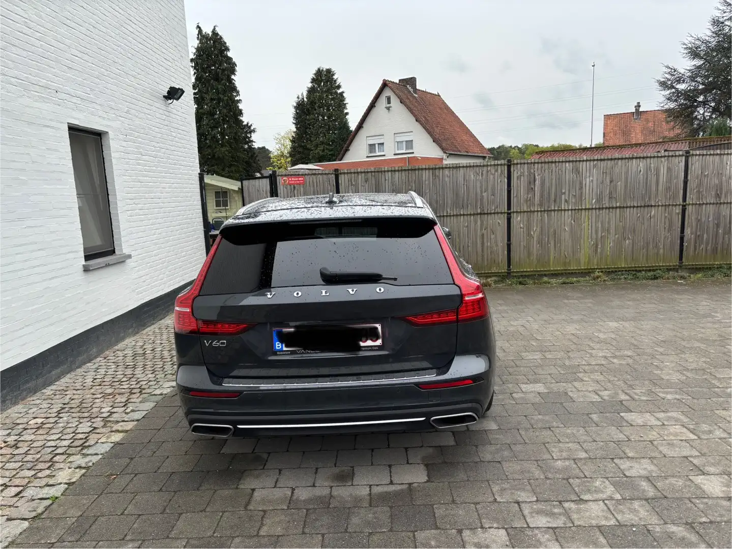 Volvo V60 T8 AWD Twin Engine Geartronic Inscription - 1