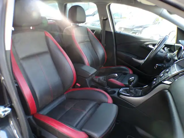 Opel Astra view 13