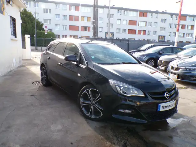 Opel Astra view 3