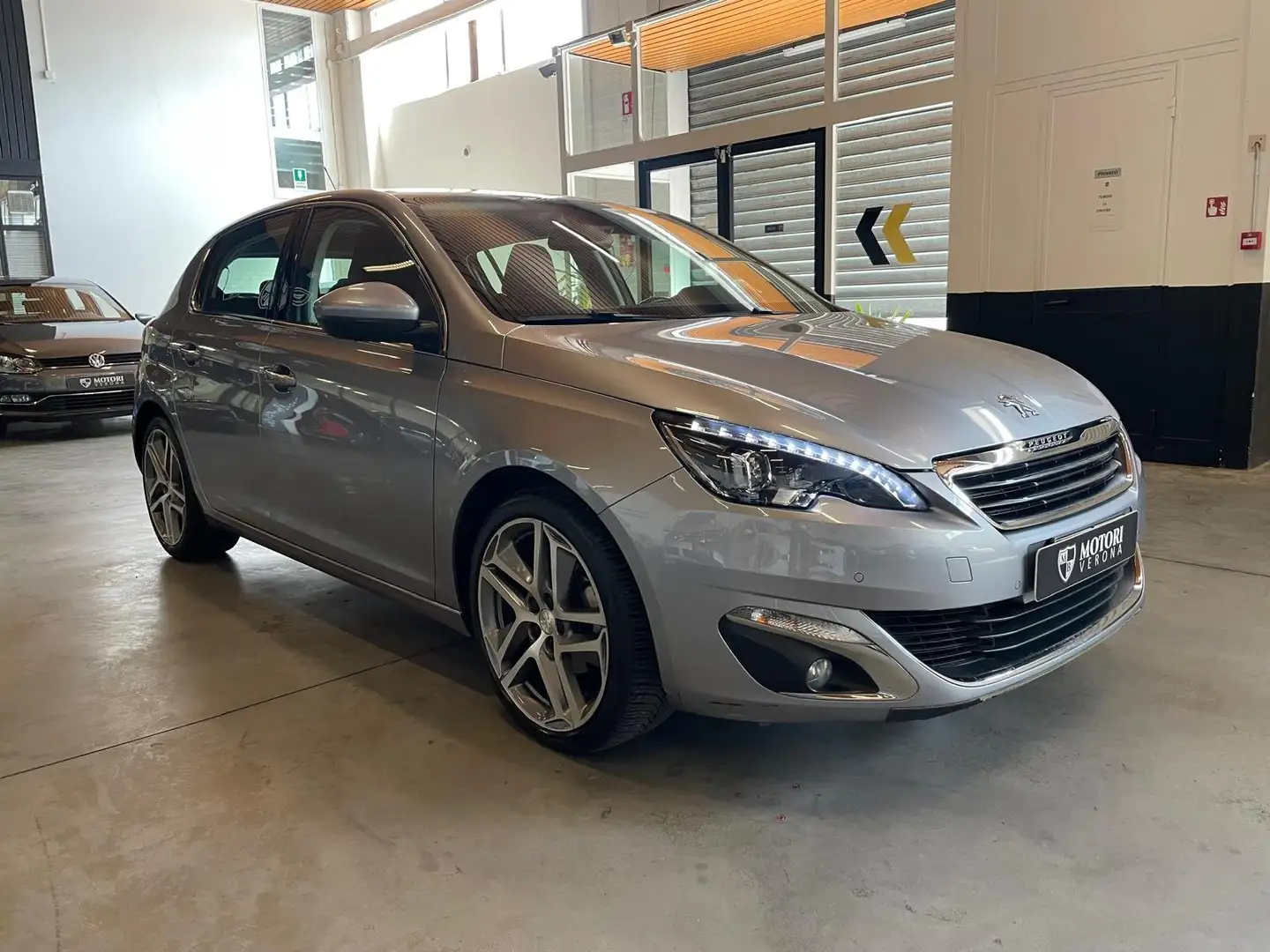 Peugeot 308 308 II  5p 1.6 e-hdi 8v Allure s Gris - 2