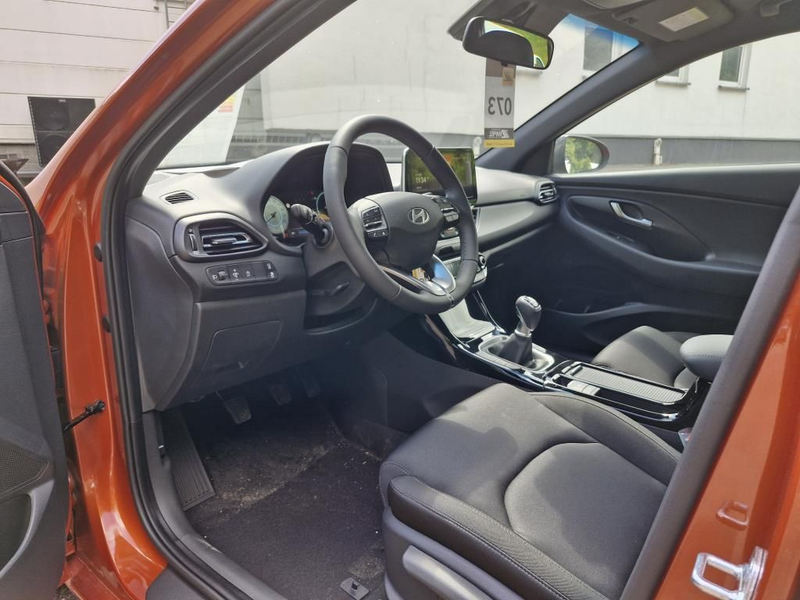 Hyundai i30 Advantage 1.0 T-GDI Navi+Kamera+SHZ+LED — photo 9