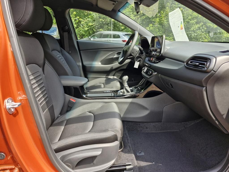 Hyundai i30 Advantage 1.0 T-GDI Navi+Kamera+SHZ+LED — photo 10