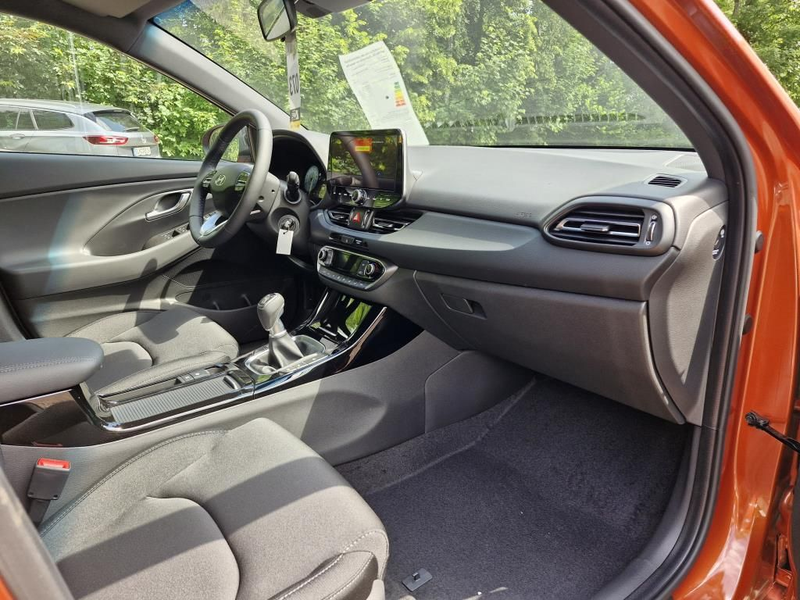 Hyundai i30 Advantage 1.0 T-GDI Navi+Kamera+SHZ+LED — photo 11