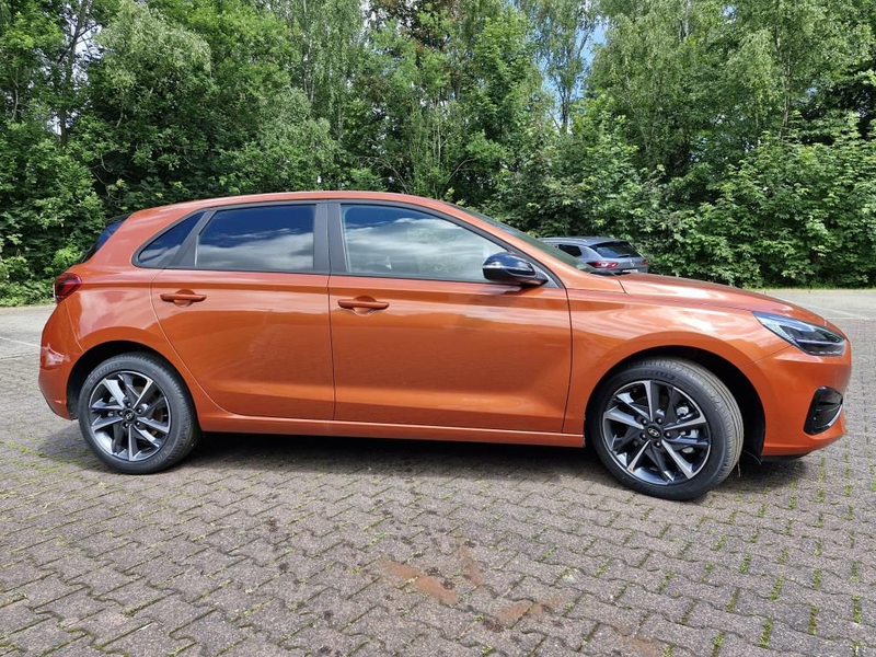 Hyundai i30 Advantage 1.0 T-GDI Navi+Kamera+SHZ+LED — photo 3