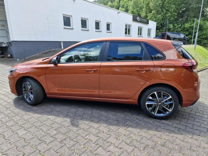 Hyundai i30 Advantage 1.0 T-GDI Navi+Kamera+SHZ+LED — photo 6