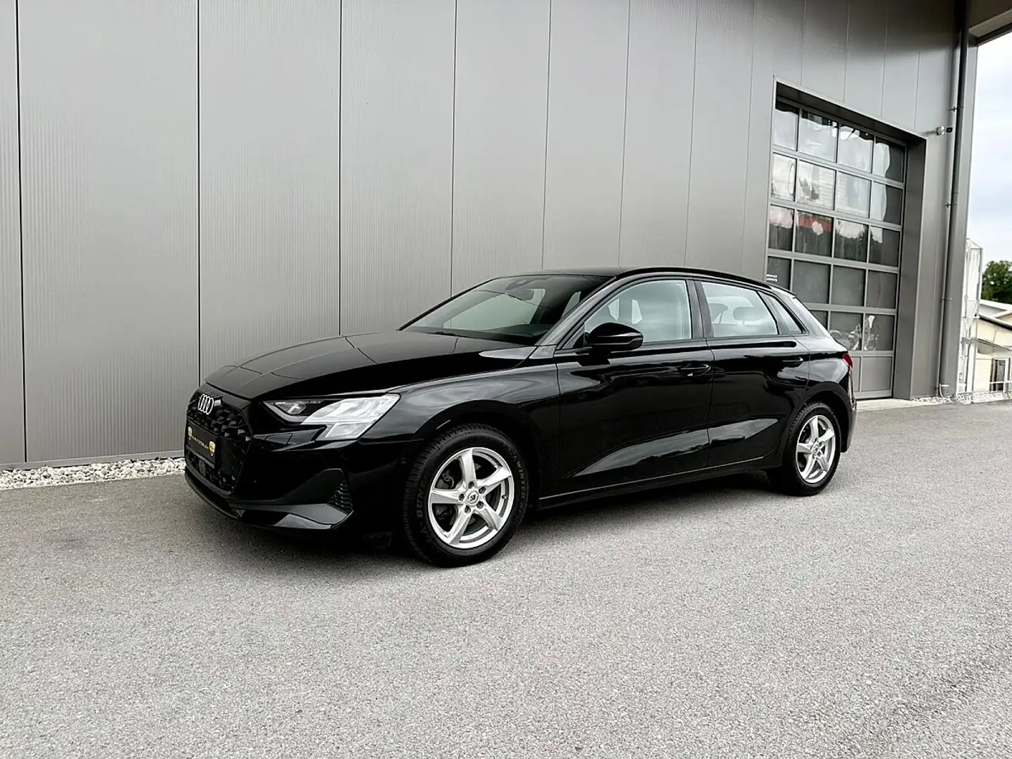 Audi A3 SB 30 TFSI S-tronic Sportback Sportsitze, 8fach... Schwarz - 1