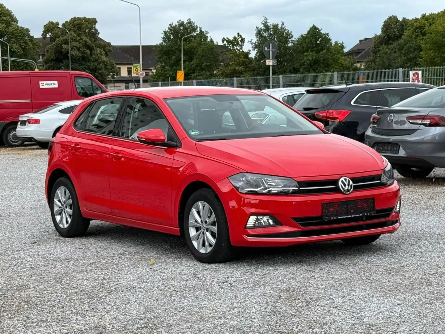 Volkswagen Polo VI Highline 1.6 TDI SPORTSITZE+KLIMA+PDC+SHZ Rood - 1