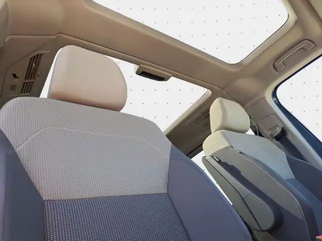 Volkswagen Multivan view 12