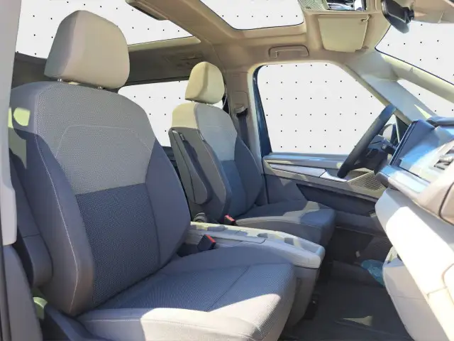 Volkswagen Multivan view 11