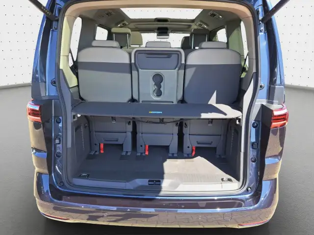 Volkswagen Multivan view 5