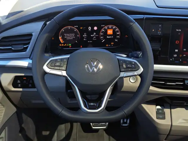 Volkswagen Multivan view 7