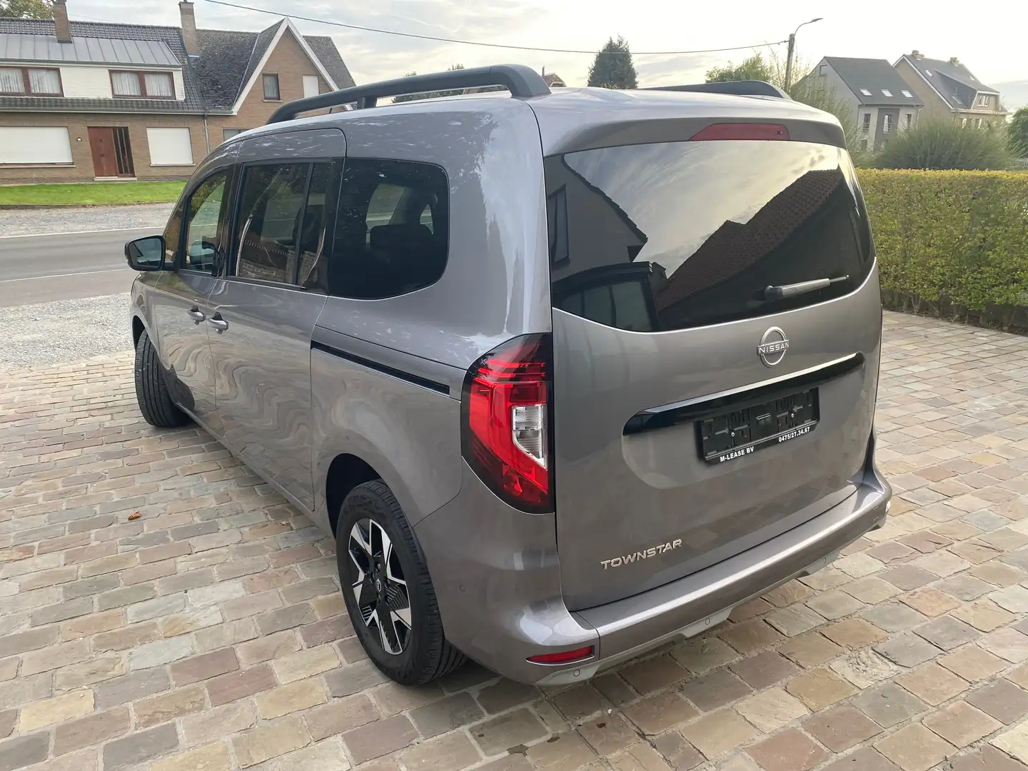 Nissan Townstar 7pl DIG-T 130 Kombi L2 Tekna Grau - 2