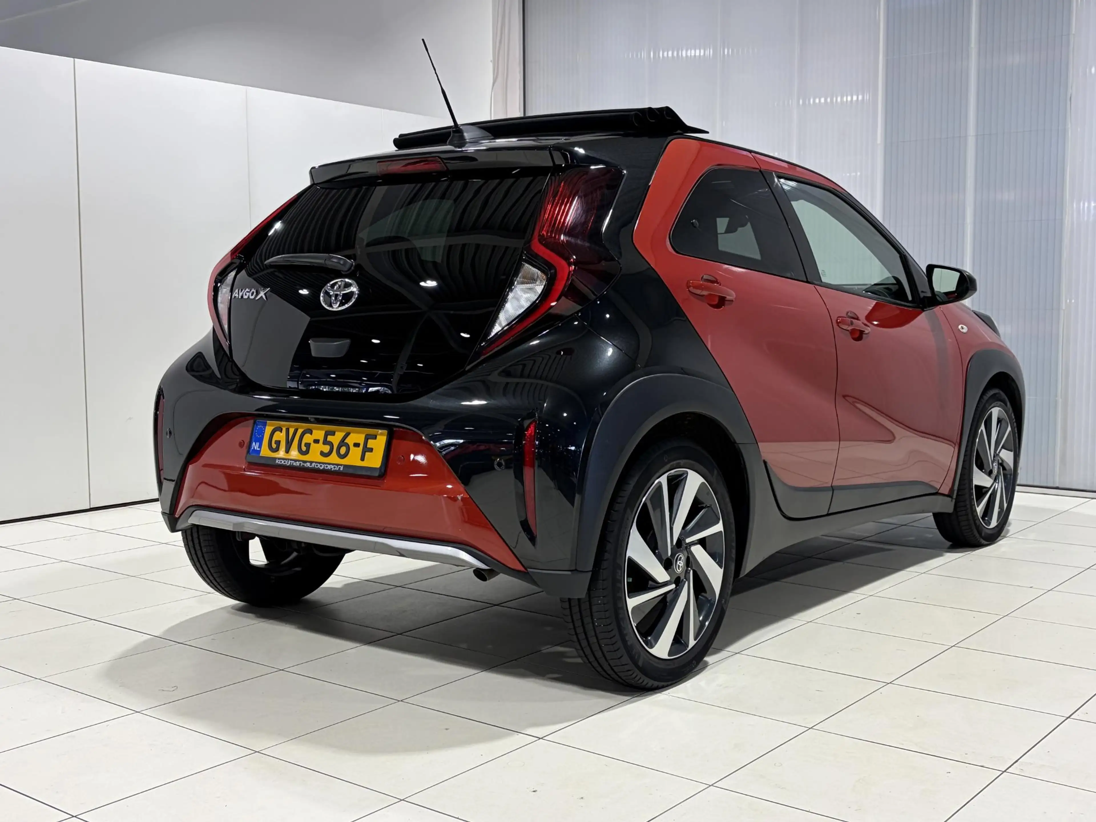 Toyota Aygo X 1.0 VVT-i S-CVT Envy Elektrisch Schuif Dak, Parkee — photo 8