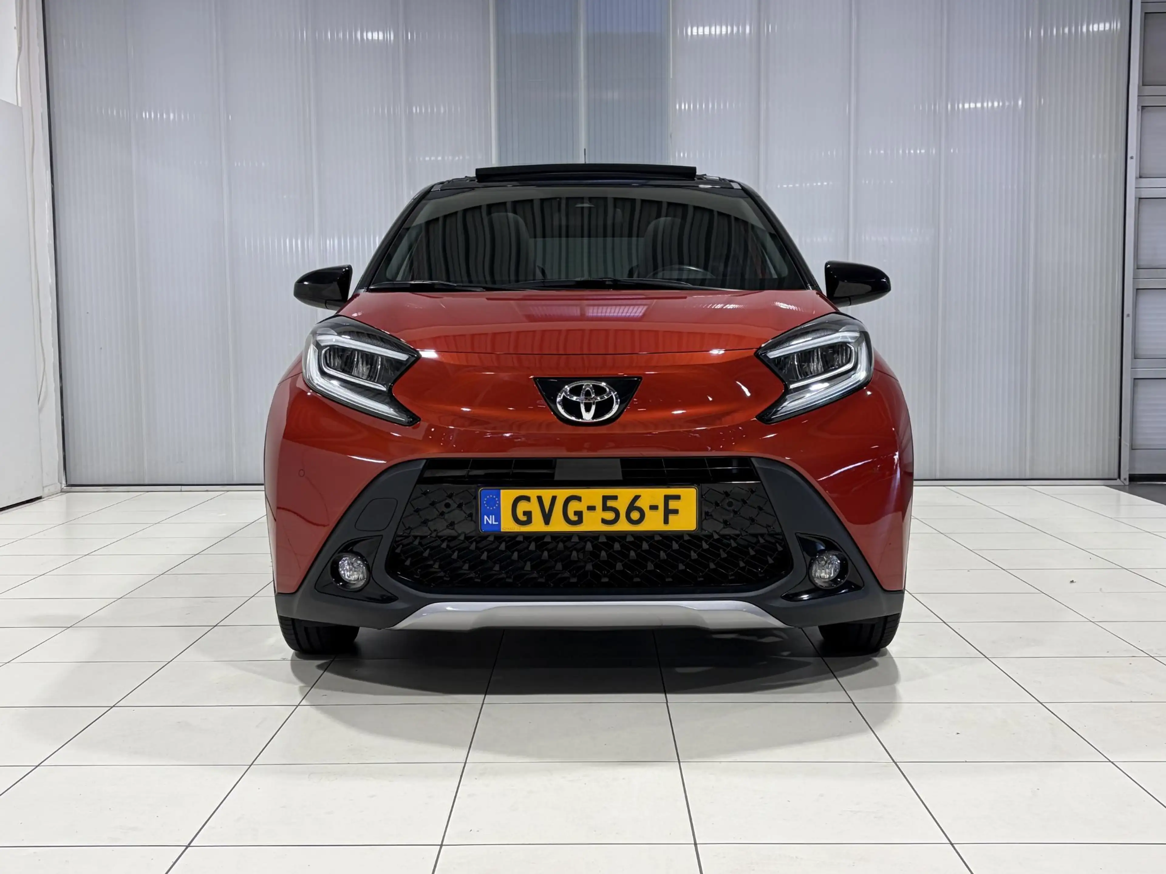 Toyota Aygo X 1.0 VVT-i S-CVT Envy Elektrisch Schuif Dak, Parkee — photo 3