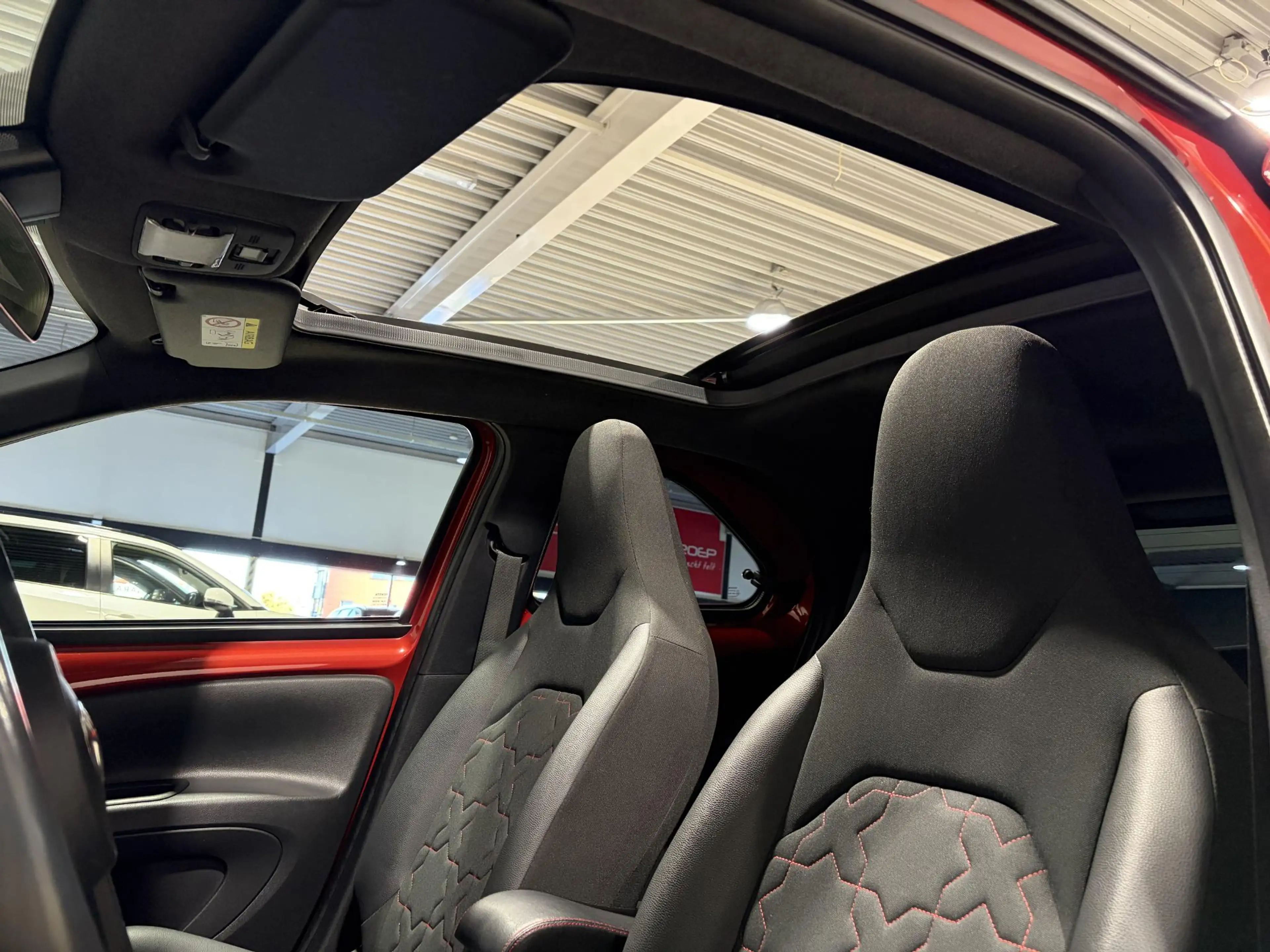 Toyota Aygo X 1.0 VVT-i S-CVT Envy Elektrisch Schuif Dak, Parkee — photo 13