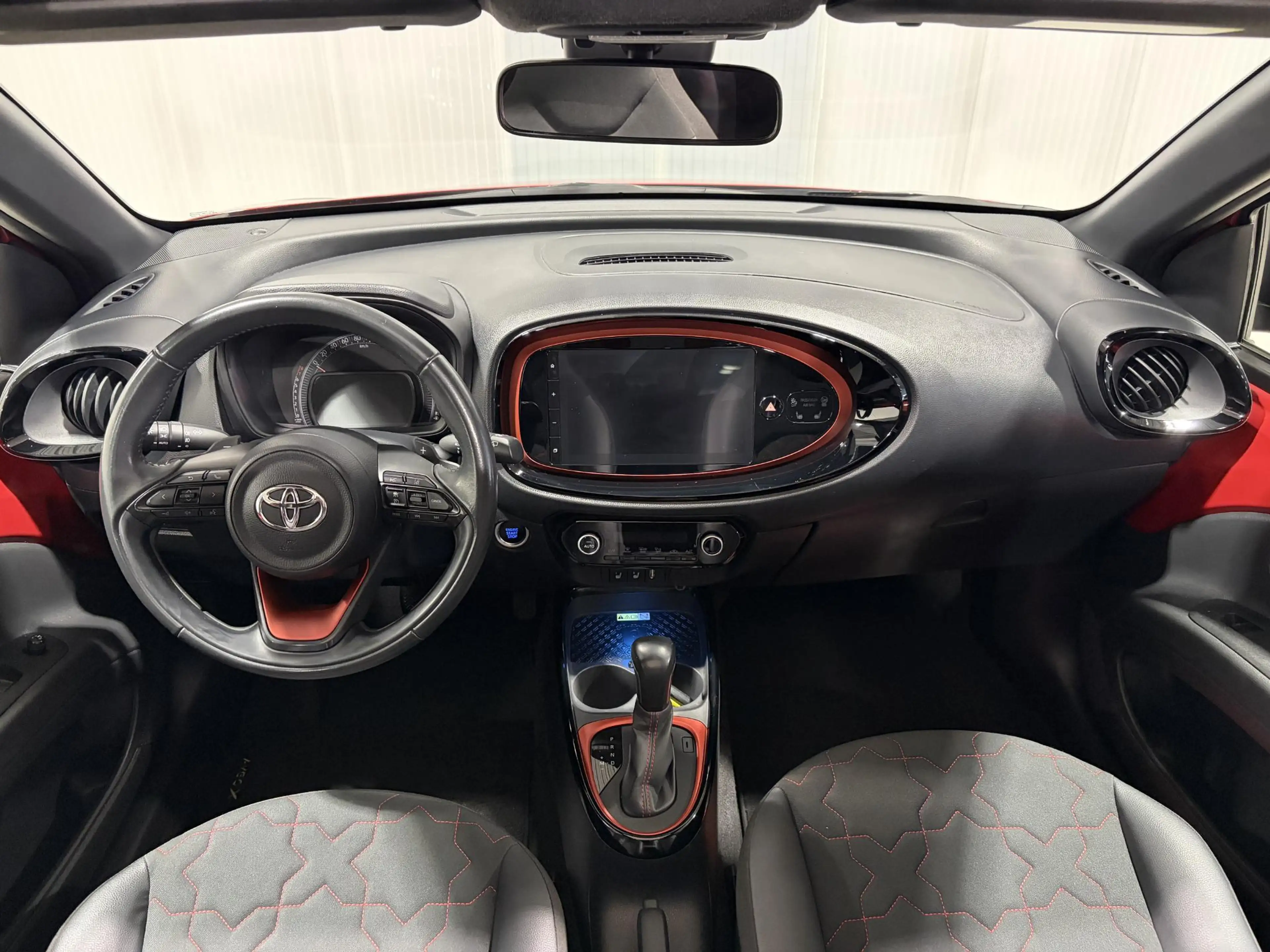 Toyota Aygo X 1.0 VVT-i S-CVT Envy Elektrisch Schuif Dak, Parkee — photo 12