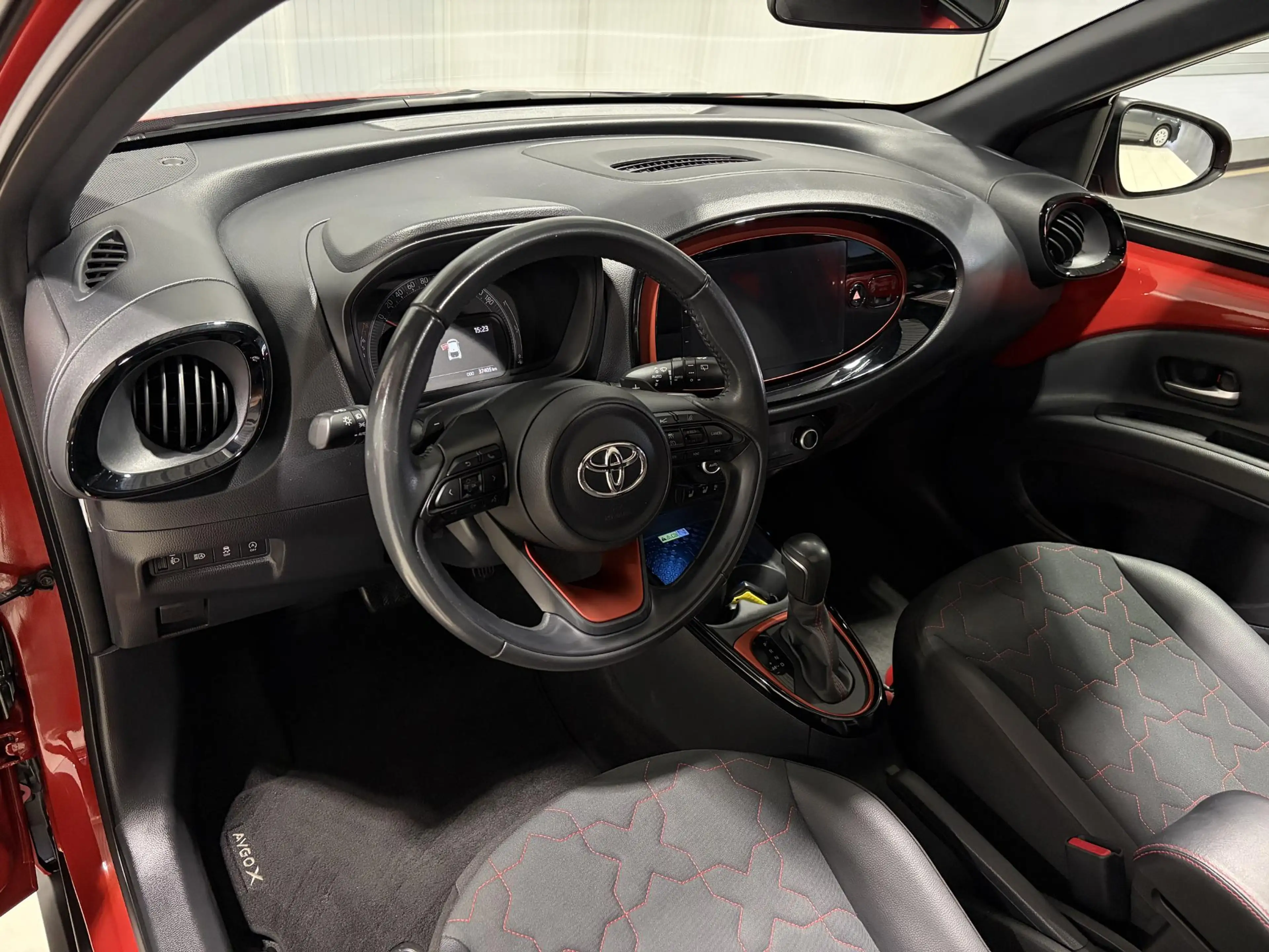 Toyota Aygo X 1.0 VVT-i S-CVT Envy Elektrisch Schuif Dak, Parkee — photo 10