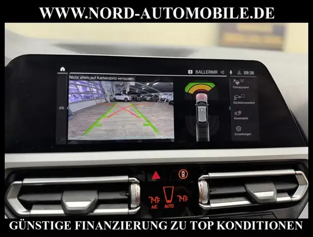 BMW 3 Series view 24
