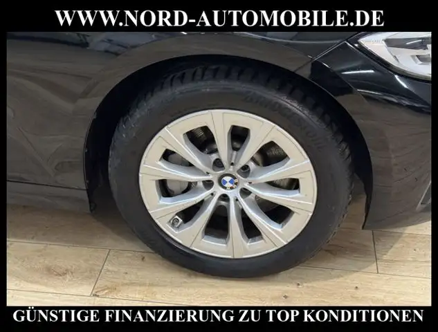 BMW 3 Series view 12