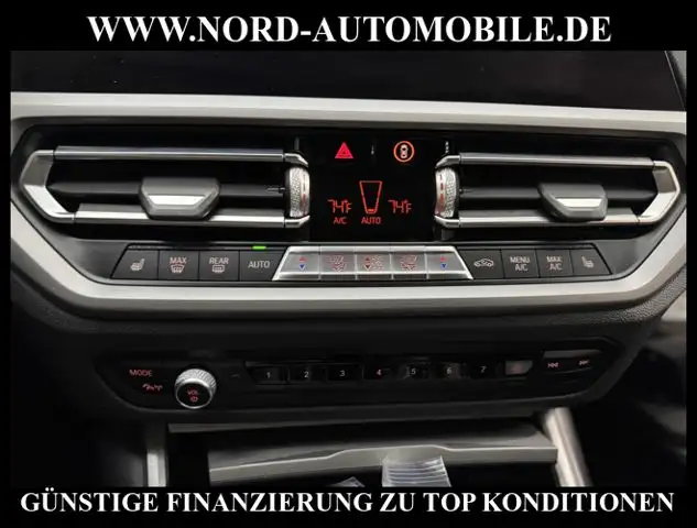 BMW 3 Series view 25