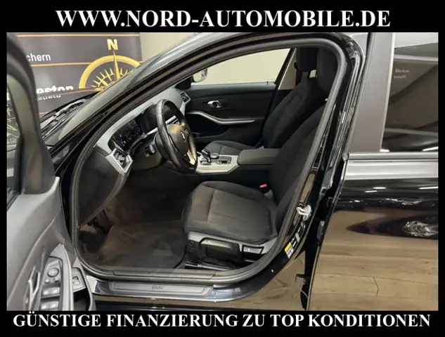 BMW 3 Series view 15