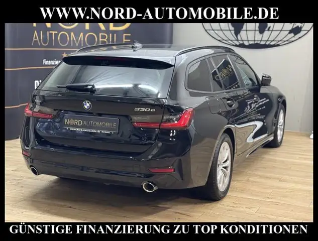 BMW 3 Series view 10