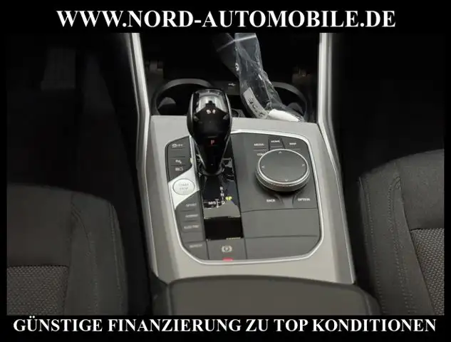 BMW 3 Series view 20