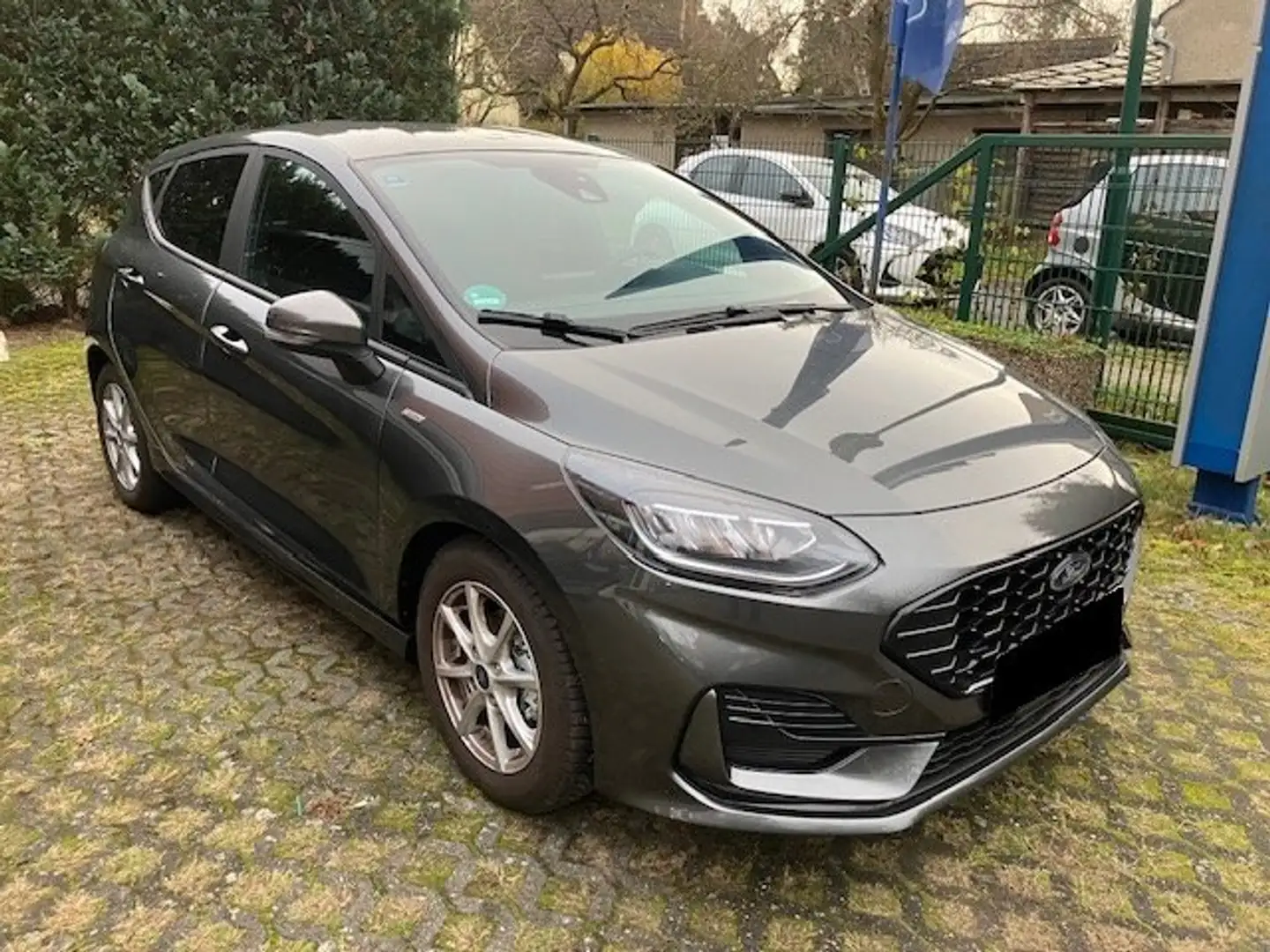 Ford Fiesta ST-Line X 1.0 EcoBoost Hybrid 7-Gang-Automatik Grau - 2