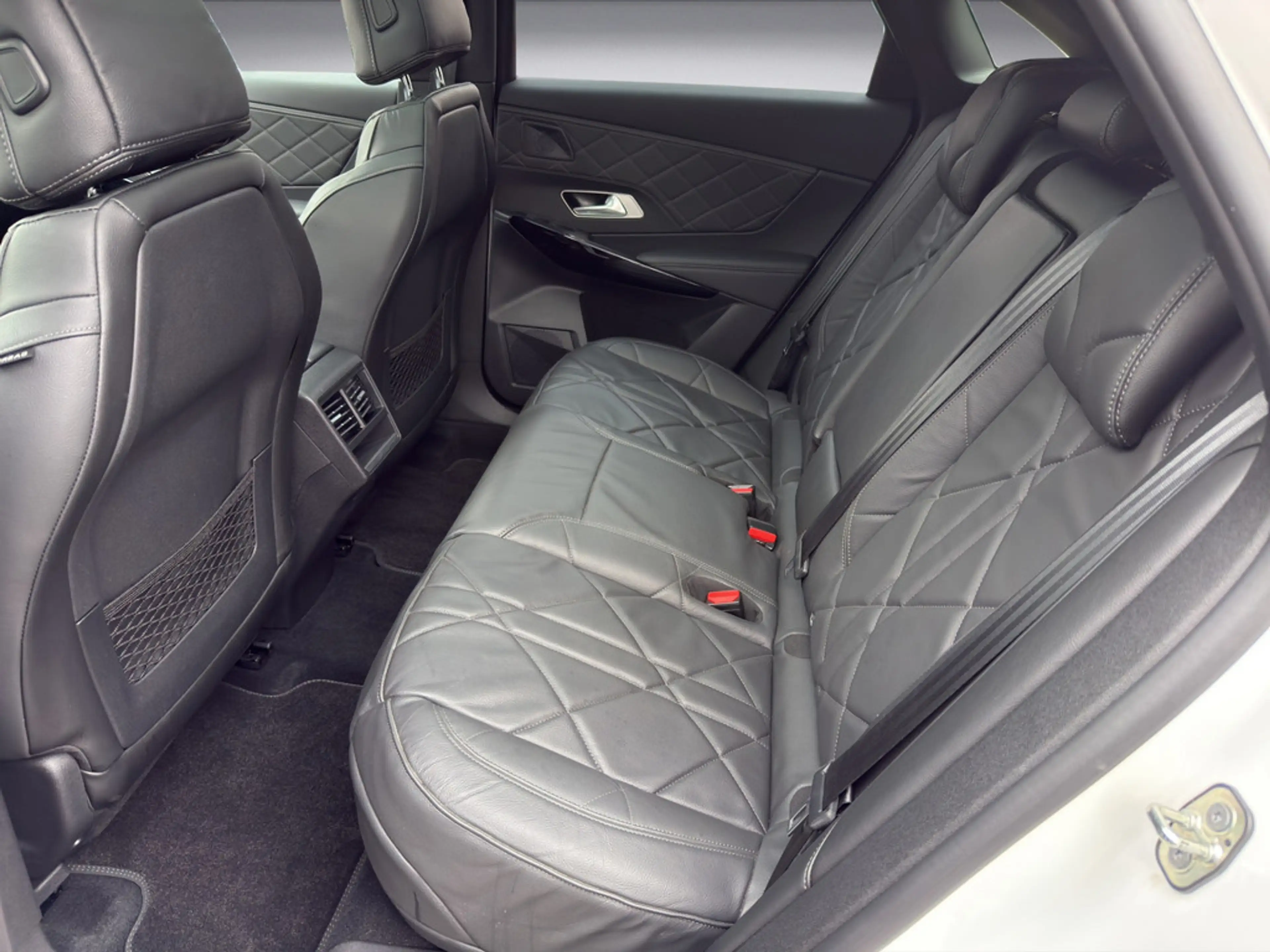DS Automobiles DS 7 1.6 E-Tense 225 Bastille + LEDER & PANO — photo 11