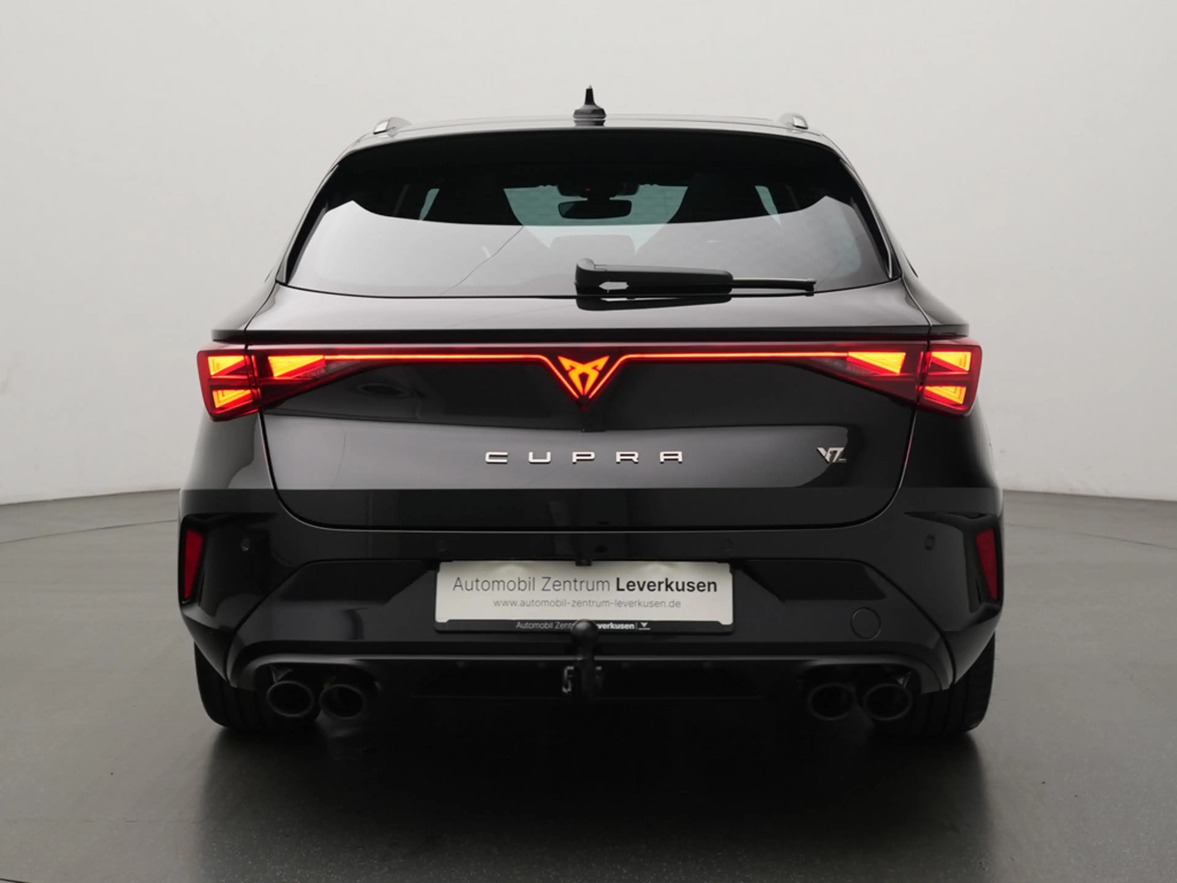 CUPRA Leon 2.0 TSI VZ 4Drive MATRIX PANO AHK DCC — photo 4